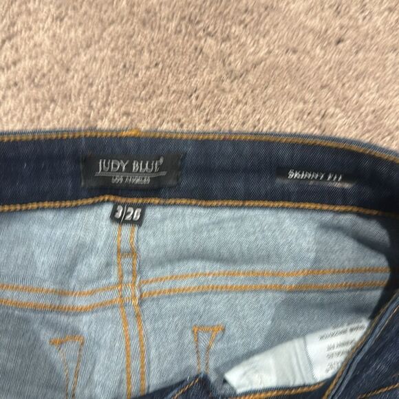 Judy blue dark skinny denim! Super stretchy! Great condition. 3/27 - Picture 3 of 7